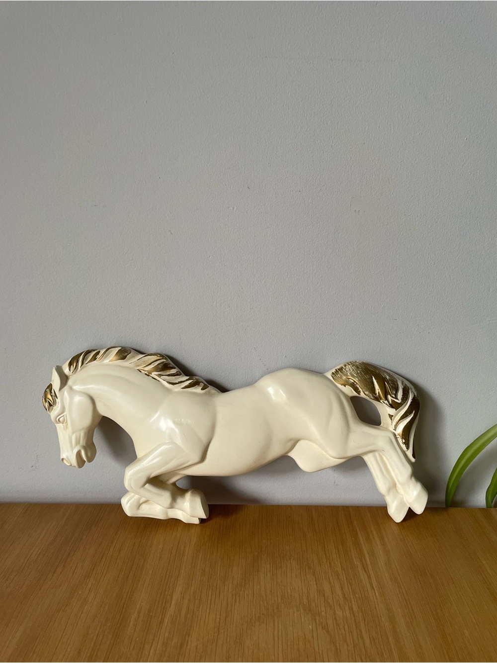 Vintage 1970s Miller Studio Chalkware White and Gold Rearing Horse Wall Hanging - Picture 11 of 13